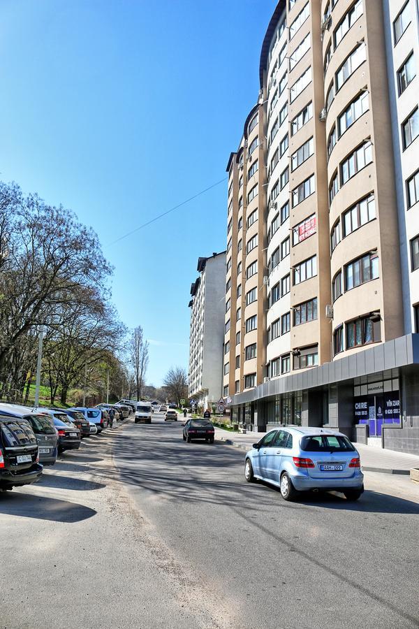 Cozy Apartment In A New Building Chisinau Exterior photo